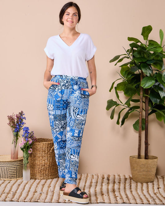 Gia - Fantasy Island: Classic pants with elasticated waistband and straight leg