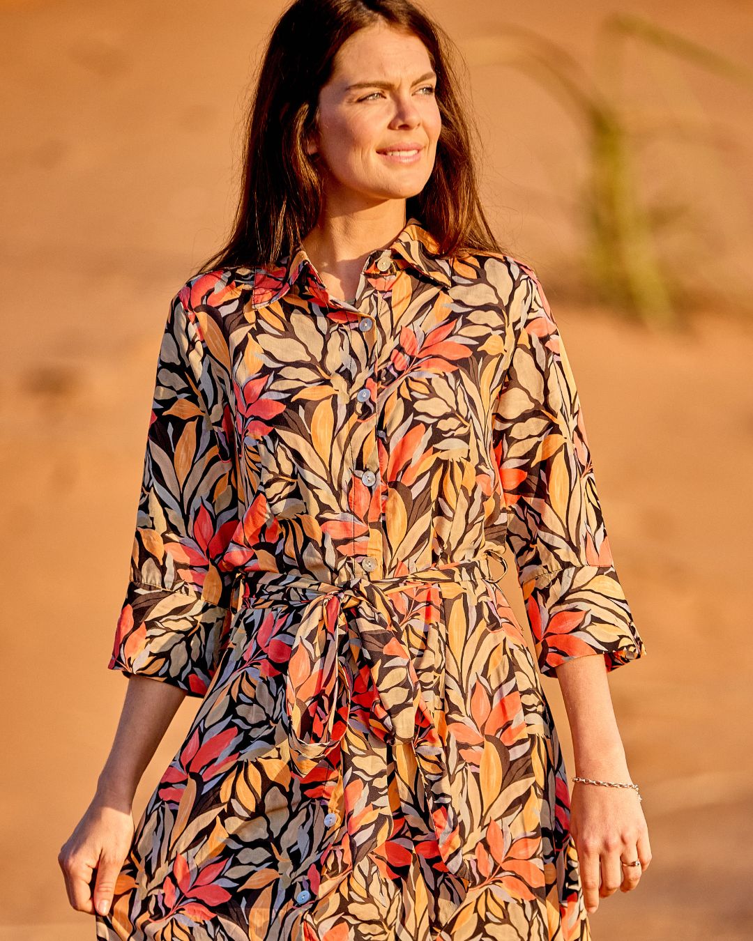 Sue - Loca leaf: Shirt dress with a belt and cuffed 3/4 sleeves