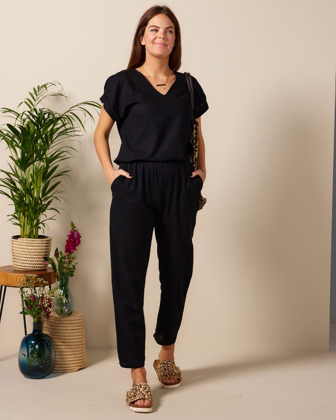 Emma - Black linen: Classic slim leg linen pants